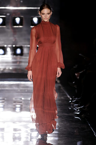 http://glamurnenko.ru/images/fashion/red_dress_alvin_big.jpg