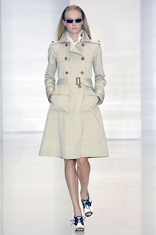http://glamurnenko.ru/images/fashion2/coat_hilfinger2_big.jpg