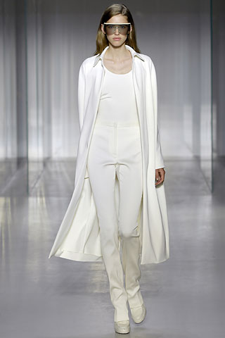 http://glamurnenko.ru/images/fashion2/coat_klein1_big.jpg