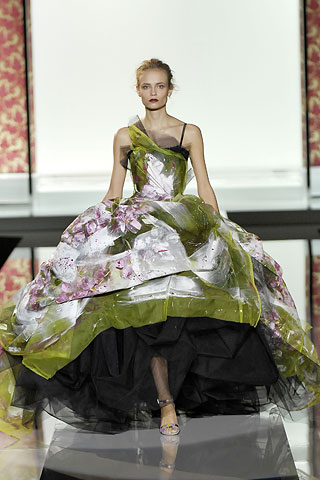 http://glamurnenko.ru/images/fashion2/fl_dolce1_big.jpg