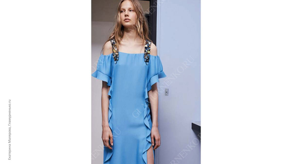 Ярко голубое пастельное платье 