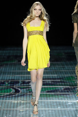 http://www.glamurnenko.ru/images/fashion2/colour08_versace2_big.jpg